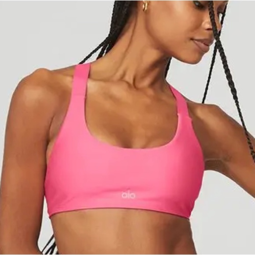 NWT Alo Airlift Take Charge Bra in Pink Fuchsia